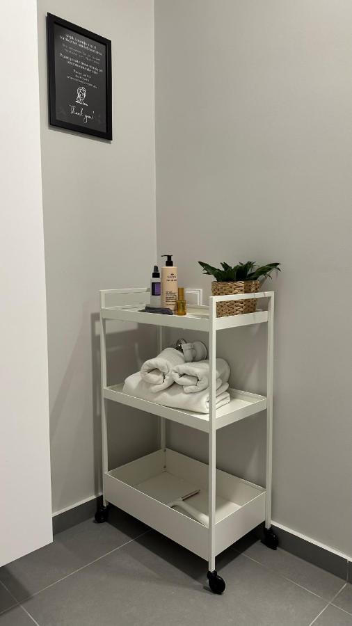 Linden Apartman 002 - Adults Only Mosonmagyaróvár Екстериор снимка