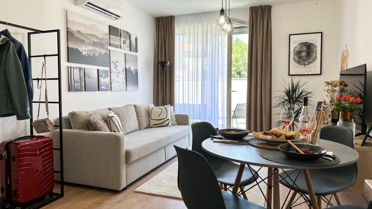 Linden Apartman 002 - Adults Only Mosonmagyaróvár Екстериор снимка