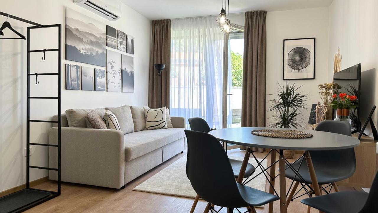 Linden Apartman 002 - Adults Only Mosonmagyaróvár Екстериор снимка